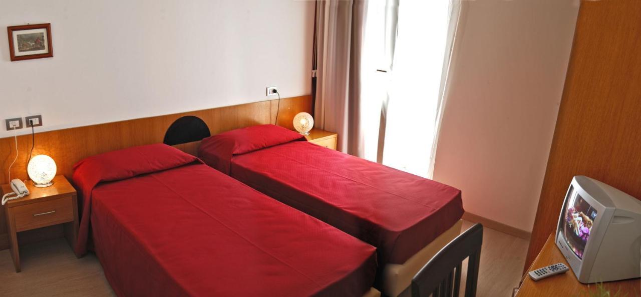 Hotel Morolli Rimini Dış mekan fotoğraf