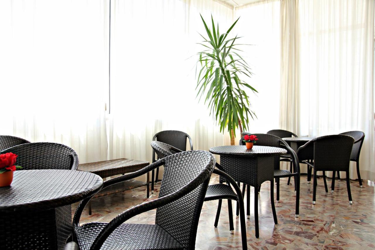 Hotel Morolli Rimini Dış mekan fotoğraf
