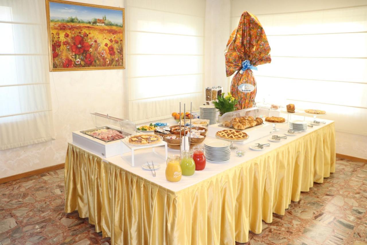 Hotel Morolli Rimini Dış mekan fotoğraf