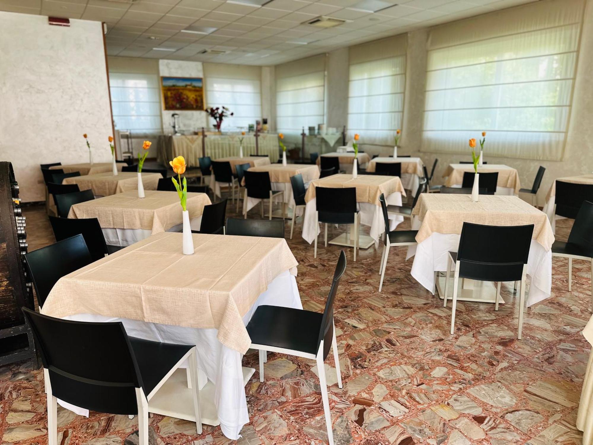 Hotel Morolli Rimini Dış mekan fotoğraf